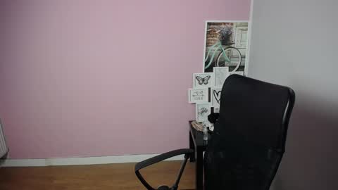 Snapshot of viktoria_lovely chatting on 09-12-25, 08:14 viktoria_lovely online show from 09-12-25, 08:14