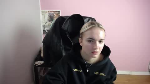 viktoria_lovely online show from 03-06-26, 09:17