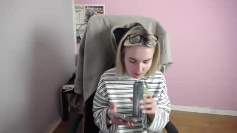 viktoria_lovely online show from 03-18-26, 10:40