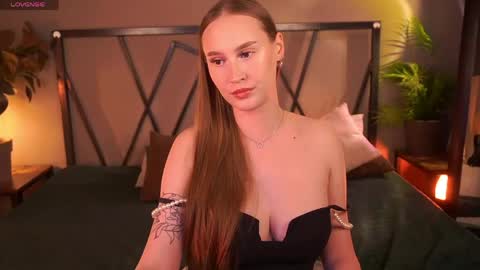 Snapshot of vimilka chatting on 05-27-26, 12:02 Vi online show from 05-27-26, 12:02