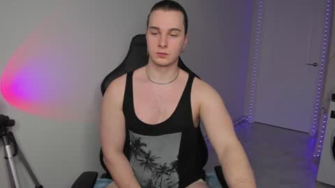 Snapshot of vincent__strong chatting on 02-03-25, 02:24 Vincent Strong online show from 02-03-25, 02:24