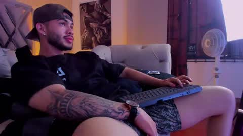 Snapshot of vincentblack_ chatting on 06-16-26, 06:54 Vincent online show from 06-16-26, 06:54