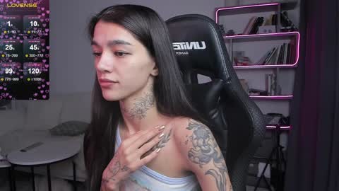 Snapshot of vinkitinkii chatting on 01-09-25, 06:38 vinkitinkii online show from 01-09-25, 06:38