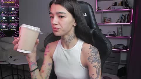 Snapshot of vinkitinkii chatting on 01-26-25, 06:28 vinkitinkii online show from 01-26-25, 06:28