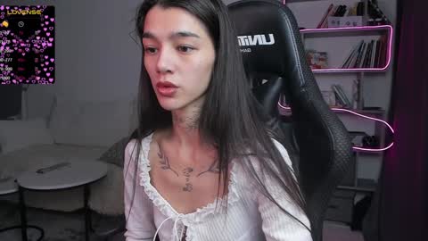 Snapshot of vinkitinkii chatting on 02-06-25, 07:13 vinkitinkii online show from 02-06-25, 07:13