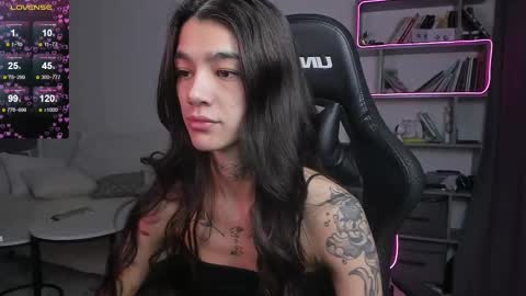 Snapshot of vinkitinkii chatting on 02-09-25, 07:05 vinkitinkii online show from 02-09-25, 07:05