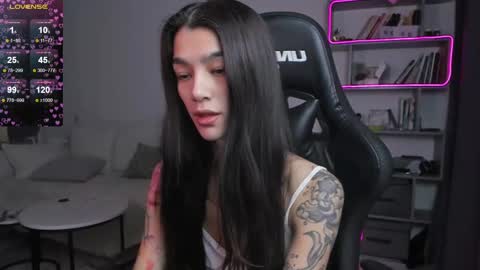 Snapshot of vinkitinkii chatting on 02-12-25, 07:02 vinkitinkii online show from 02-12-25, 07:02