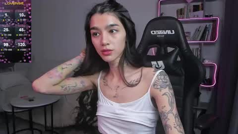 Snapshot of vinkitinkii chatting on 03-03-25, 09:44 vinkitinkii online show from 03-03-25, 09:44