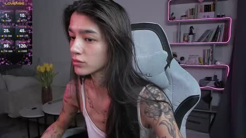 Snapshot of vinkitinkii chatting on 03-10-25, 09:32 vinkitinkii online show from 03-10-25, 09:32