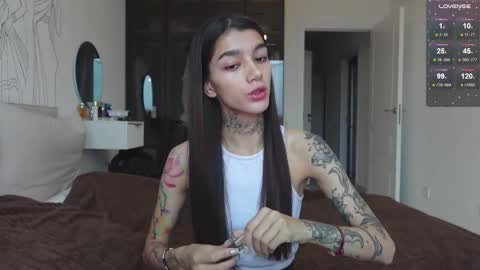 Snapshot of vinkitinkii chatting on 10-15-25, 06:57 vinkitinkii online show from 10-15-25, 06:57