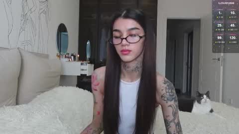 Snapshot of vinkitinkii chatting on 11-08-25, 06:46 vinkitinkii online show from 11-08-25, 06:46