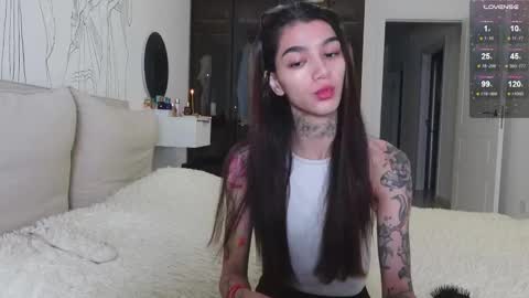 Snapshot of vinkitinkii chatting on 11-16-25, 05:35 vinkitinkii online show from 11-16-25, 05:35