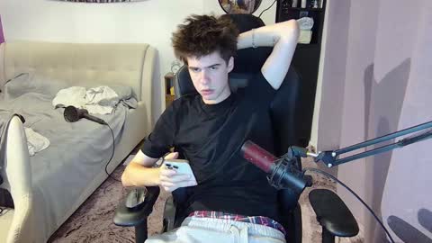 Snapshot of vinnie_06 chatting on 09-11-25, 05:24 vinnie online show from 09-11-25, 05:24