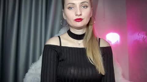 Funny  girl online show from 10-28-25, 03:36