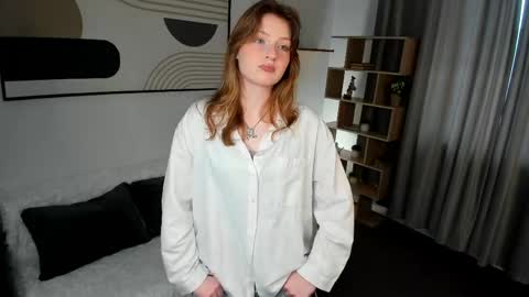 Snapshot of viola_larson chatting on 03-01-26, 10:17 Viola but friends call me Sisi online show from 03-01-26, 10:17