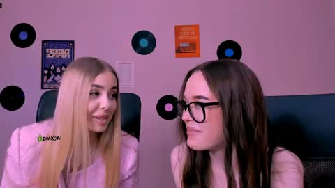 viola_sweet_ online show from 05-13-26, 08:34