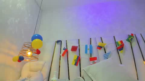 Snapshot of violeet_gray chatting on 07-11-26, 11:35 violeet_gray online show from 07-11-26, 11:35