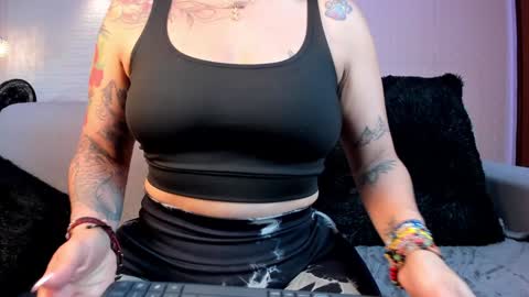 Violett  Everyday From 0530 to 1430 Col Time online show from 01-07-25, 04:48