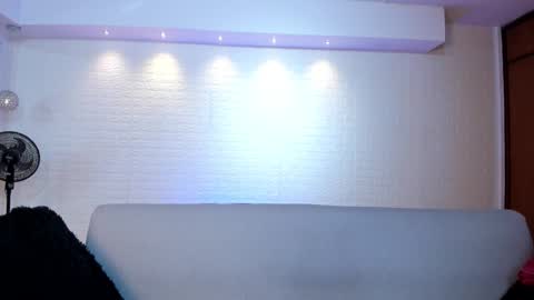 Violett  Everyday From 0530 to 1430 Col Time online show from 12-15-25, 10:41