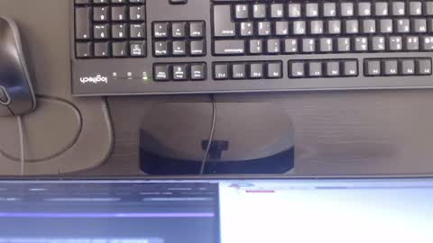 V I O L E T  online show from 04-21-26, 02:23