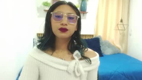 V I O L E T  online show from 05-19-26, 02:01