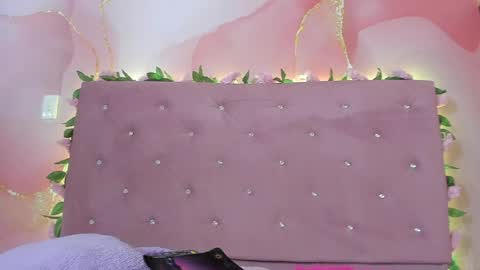Snapshot of violet__taylor_ chatting on 05-05-26, 02:19 violet__taylor_ online show from 05-05-26, 02:19