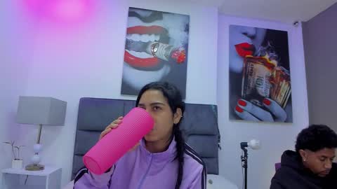 Snapshot of violet_and_myers chatting on 10-12-25, 11:42 Violet and Myers online show from 10-12-25, 11:42