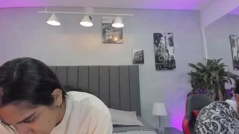 Snapshot of violet_and_myers chatting on 11-16-25, 11:16 Violet and Myers online show from 11-16-25, 11:16