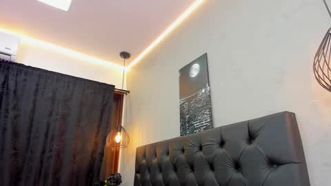 Snapshot of violet_and_myers chatting on 11-27-25, 10:56 Violet and Myers online show from 11-27-25, 10:56