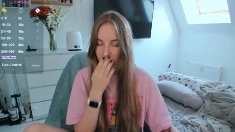 Violet online show from 04-06-26, 01:34