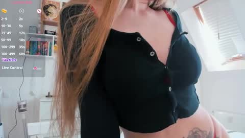 Violet online show from 04-21-26, 01:17