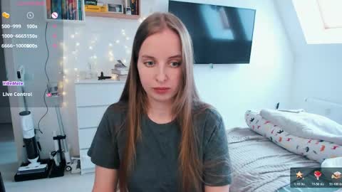 Snapshot of violet_blue_eyes chatting on 04-30-26, 01:17 Violet online show from 04-30-26, 01:17