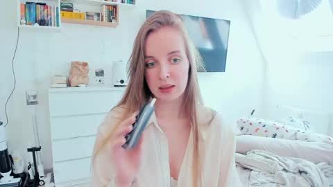 Snapshot of violet_blue_eyes chatting on 05-05-26, 01:30 Violet online show from 05-05-26, 01:30