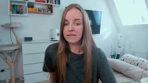 Snapshot of violet_blue_eyes chatting on 05-19-26, 02:12 Violet online show from 05-19-26, 02:12