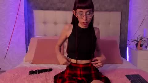 Snapshot of violet_bss chatting on 06-28-26, 09:10 Violet online show from 06-28-26, 09:10