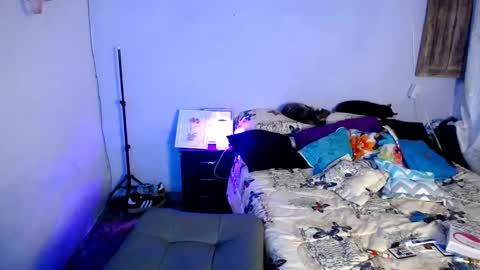 violet_hyuga online show from 02-20-25, 07:34