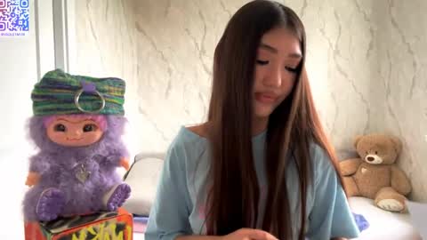 Snapshot of violet_mur chatting on 05-27-26, 08:00 Violet online show from 05-27-26, 08:00