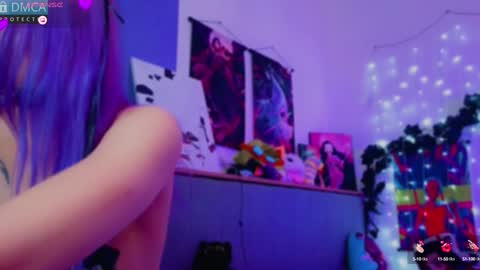 Snapshot of violet_noir_ chatting on 01-16-25, 10:32 Deya online show from 01-16-25, 10:32