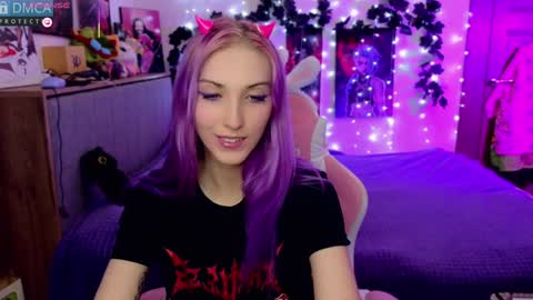 Snapshot of violet_noir_ chatting on 01-21-25, 07:15 Deya online show from 01-21-25, 07:15