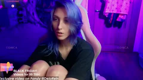 Snapshot of violet_noir_ chatting on 11-24-25, 11:54 Deya online show from 11-24-25, 11:54