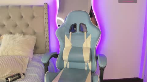 Snapshot of violet_rost chatting on 12-05-24, 05:50 Violet online show from 12-05-24, 05:50