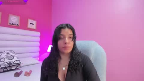 Snapshot of violet_sinclair chatting on 06-16-26, 11:24 violet_sinclair online show from 06-16-26, 11:24