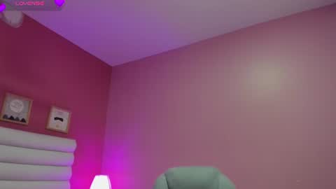 Snapshot of violet_sinclair chatting on 06-23-26, 11:19 violet_sinclair online show from 06-23-26, 11:19