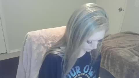 violet_winter97 online show from 12-19-24, 07:07