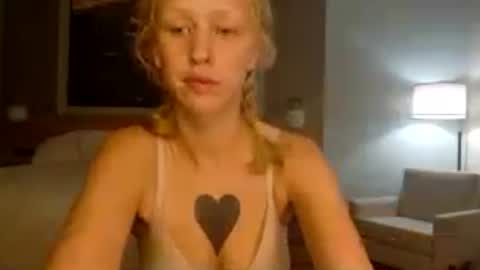 Snapshot of violet_winter97 chatting on 06-19-26, 12:53 violet_winter97 online show from 06-19-26, 12:53