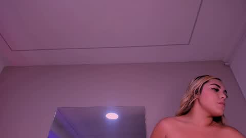 Snapshot of violeta_abel chatting on 11-28-25, 10:51 Violeta online show from 11-28-25, 10:51