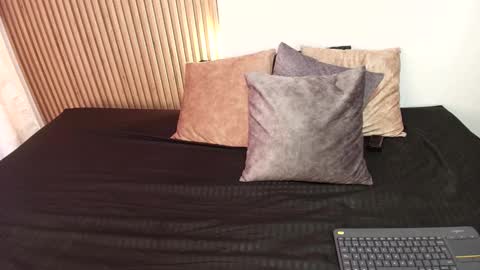 Violet  online show from 03-05-25, 06:56