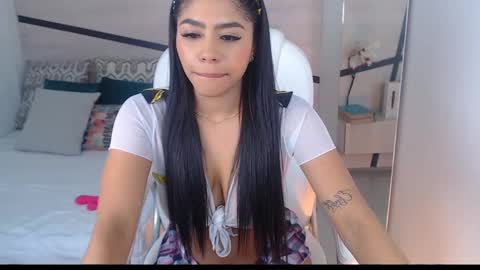 Snapshot of violeta_leon chatting on 01-22-25, 07:57 Violeta leon online show from 01-22-25, 07:57