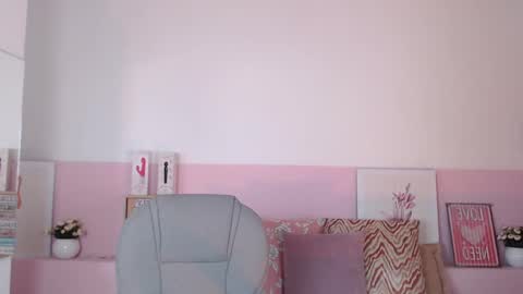 Snapshot of violeta_leon chatting on 02-04-25, 09:49 Violeta leon online show from 02-04-25, 09:49