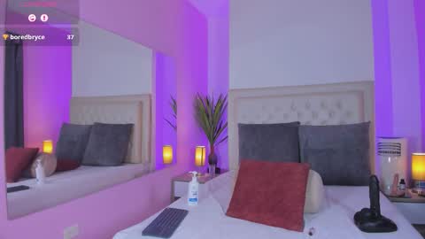 Snapshot of violeta_santanna chatting on 02-20-26, 10:54 Sofi online show from 02-20-26, 10:54